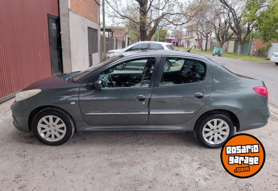 Autos - Peugeot 207 Compact Allure Sedan 2014 Nafta 180000Km - En Venta