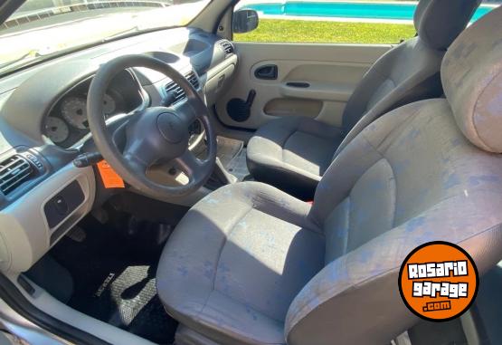 Autos - Renault Clio 2004 Nafta 167000Km - En Venta