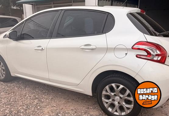 Autos - Peugeot 208 ALLURE 2016 Nafta 88400Km - En Venta