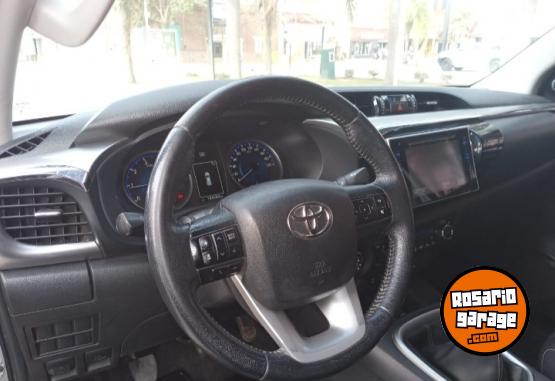 Camionetas - Toyota Hilux SRX 2016 4x4 2016 Diesel 183000Km - En Venta
