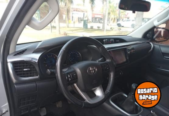 Camionetas - Toyota Hilux SRX 2016 4x4 2016 Diesel 183000Km - En Venta