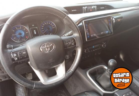 Camionetas - Toyota Hilux SRX 2016 4x4 2016 Diesel 183000Km - En Venta