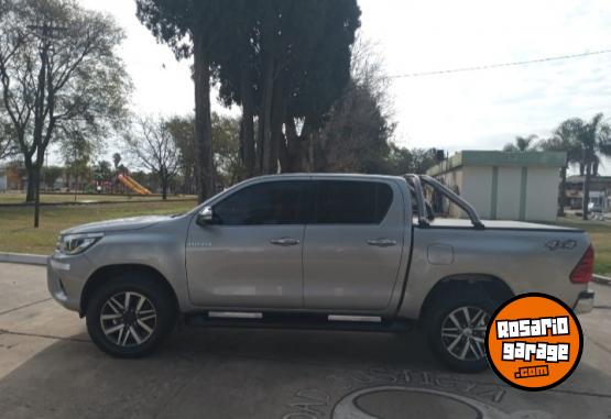 Camionetas - Toyota Hilux SRX 2016 4x4 2016 Diesel 183000Km - En Venta