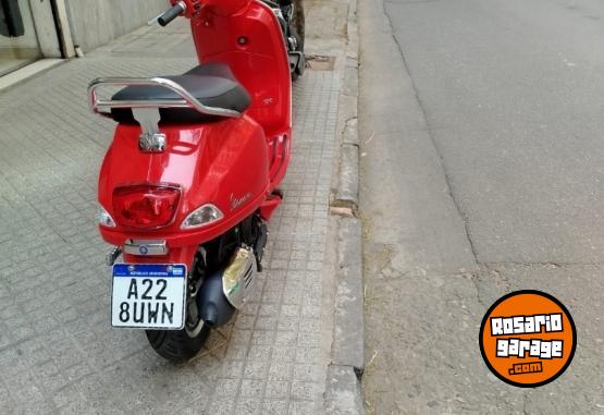 Motos - Vespa Vxl 150 2024 Nafta 5600Km - En Venta