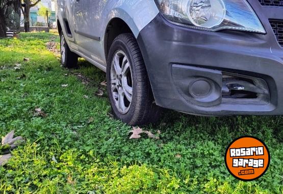 Camionetas - Chevrolet Montana LS A/A 2012 GNC 160000Km - En Venta