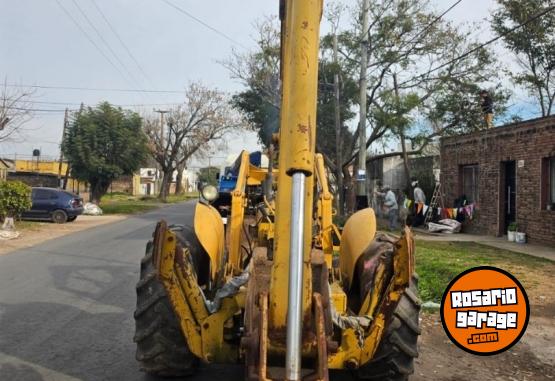 Camiones y Grúas - JOHN DEERE - En Venta