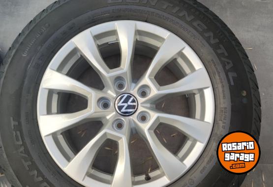 Accesorios para Autos - Llantas 17 Amarok Muy buenas. $1.600.000 las 4. No bajo precio. - En Venta