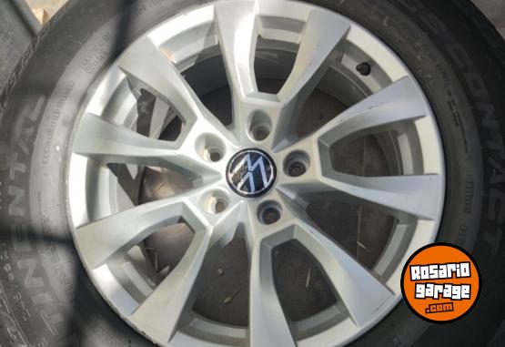 Accesorios para Autos - Llantas 17 Amarok Muy buenas. $1.600.000 las 4. No bajo precio. - En Venta