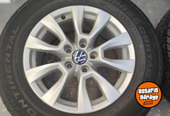 Accesorios para Autos - Llantas 17 Amarok Muy buenas. $1.600.000 las 4. No bajo precio. - En Venta