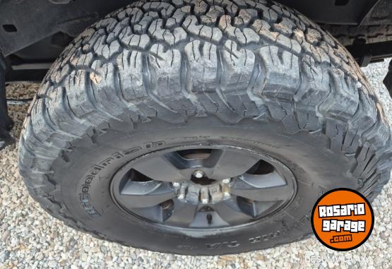 Camionetas - Toyota HILUX SR 2015 Diesel 270000Km - En Venta