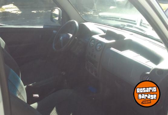 Utilitarios - Peugeot Partner 2011 Diesel 279000Km - En Venta