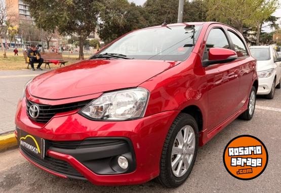Autos - Toyota Etios XLS Pack 2017 Nafta 98700Km - En Venta