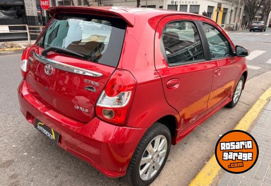 Autos - Toyota Etios XLS Pack 2017 Nafta 98700Km - En Venta