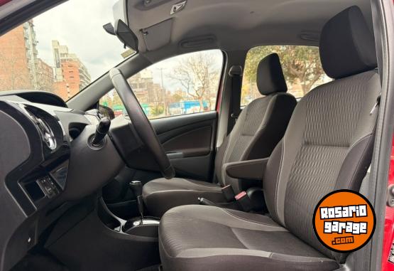 Autos - Toyota Etios XLS Pack 2017 Nafta 98700Km - En Venta