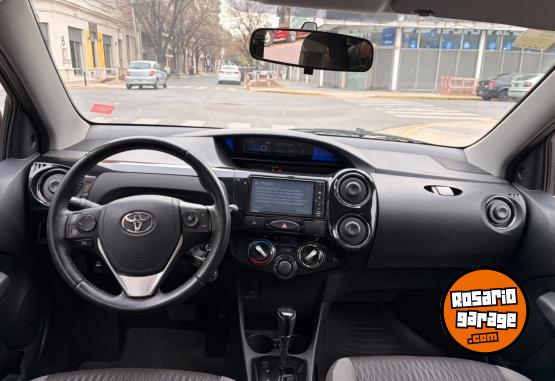 Autos - Toyota Etios XLS Pack 2017 Nafta 98700Km - En Venta