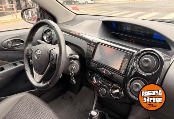 Autos - Toyota Etios XLS Pack 2017 Nafta 98700Km - En Venta
