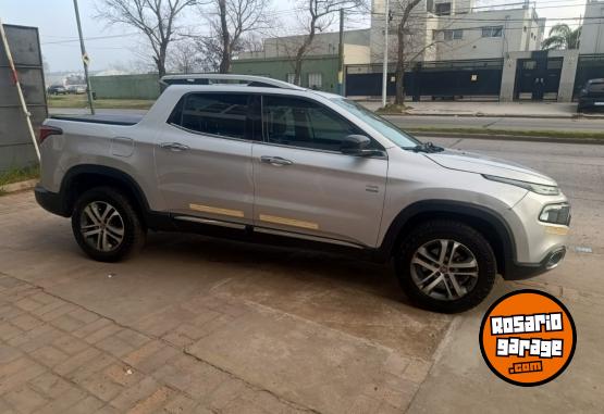 Camionetas - Fiat TORO VOLCANO 4X4 TDI 2017 Diesel 180000Km - En Venta