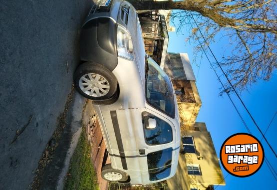 Utilitarios - Peugeot Partner Patagónica 155 2019 Nafta 170000Km - En Venta