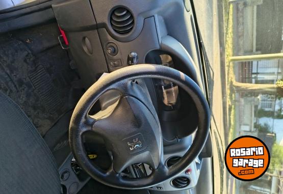 Utilitarios - Peugeot Partner Patagónica 155 2019 Nafta 170000Km - En Venta
