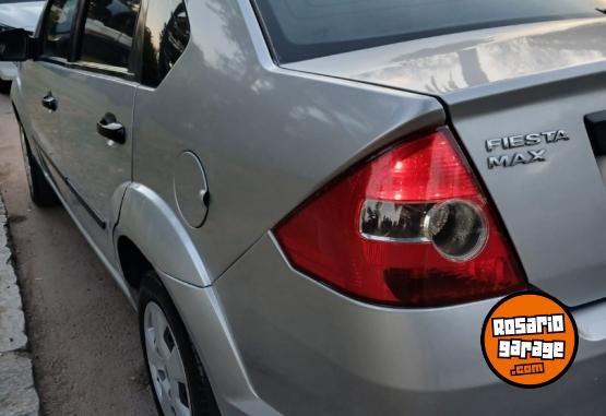 Autos - Ford Fiesta max segundo dueño 2009 Nafta 135000Km - En Venta