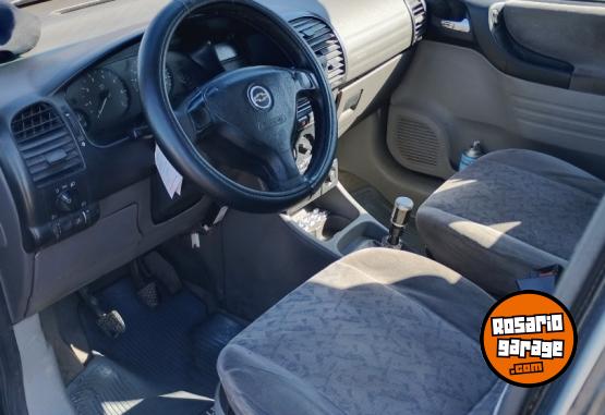 Autos - Chevrolet Zafira gl 8 v 2001 GNC 390Km - En Venta