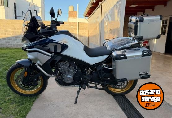 Motos - CF 800 EXPLORER 2025 Nafta 180Km - En Venta
