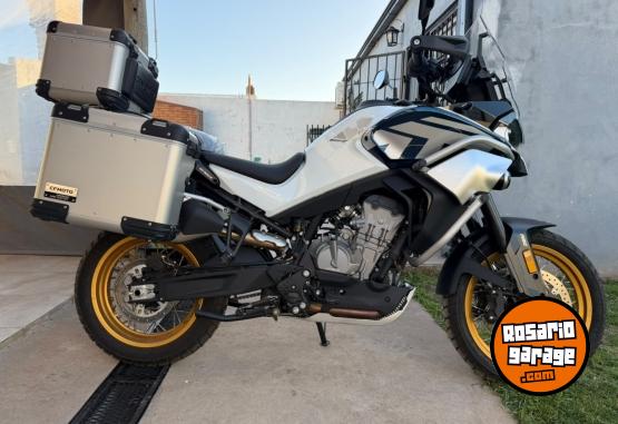 Motos - CF 800 EXPLORER 2025 Nafta 180Km - En Venta