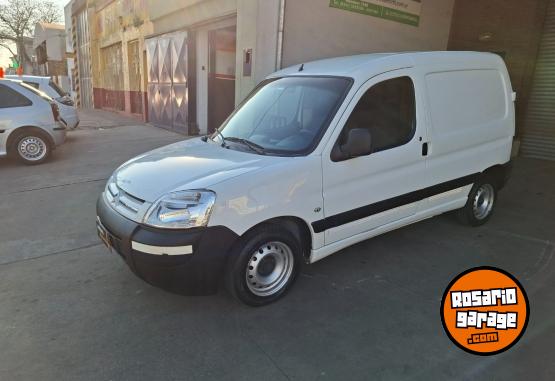 Utilitarios - Citroen Berlingo partner kangoo 2011 Diesel 270000Km - En Venta