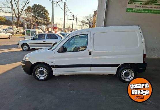 Utilitarios - Citroen Berlingo partner kangoo 2011 Diesel 270000Km - En Venta