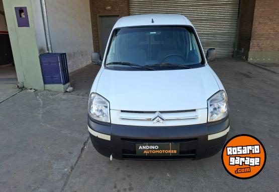 Utilitarios - Citroen Berlingo partner kangoo 2011 Diesel 270000Km - En Venta