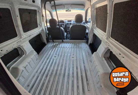 Utilitarios - Citroen Berlingo partner kangoo 2011 Diesel 270000Km - En Venta
