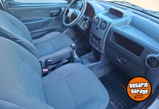 Utilitarios - Citroen Berlingo partner kangoo 2011 Diesel 270000Km - En Venta