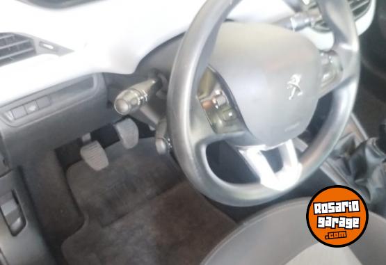 Autos - Peugeot 208 2016 Nafta 81000Km - En Venta