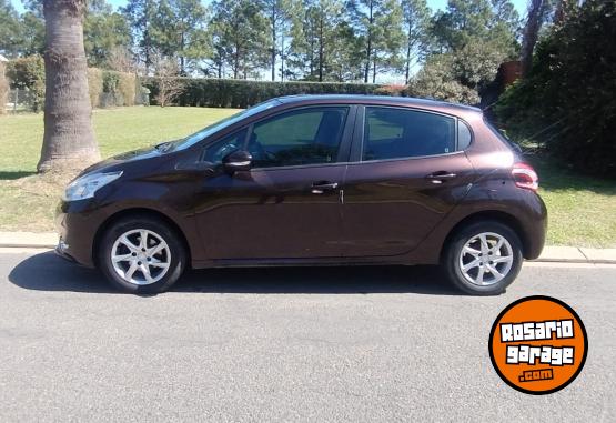 Autos - Peugeot 208 2016 Nafta 81000Km - En Venta