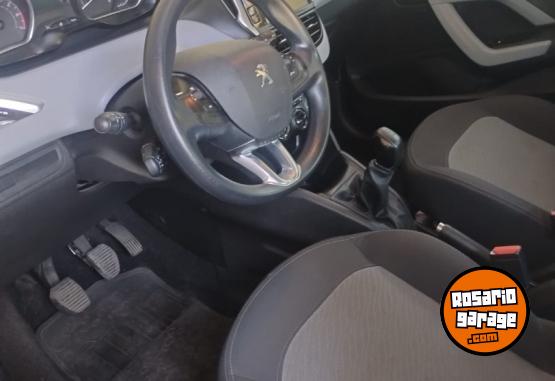 Autos - Peugeot 208 2016 Nafta 81000Km - En Venta