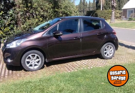 Autos - Peugeot 208 2016 Nafta 81000Km - En Venta