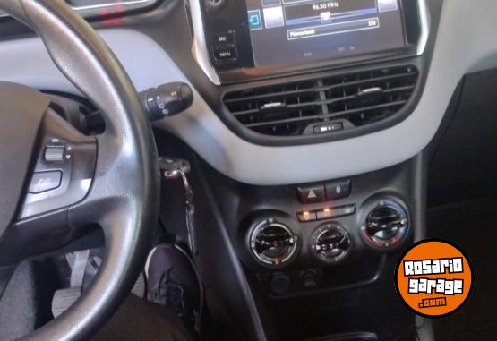 Autos - Peugeot 208 2016 Nafta 81000Km - En Venta