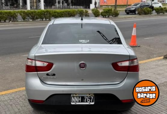 Autos - Fiat Grand Siena Essence 1.6 2014 Nafta 167000Km - En Venta