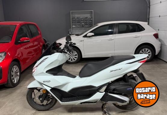 Motos - Honda Pcx 160 2025 Nafta 3000Km - En Venta
