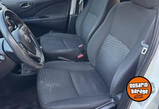 Autos - Toyota Etios 2015 GNC 173000Km - En Venta
