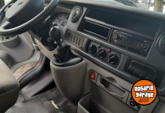 Camionetas - Renault Furgon corta full 2011 Diesel 280000Km - En Venta