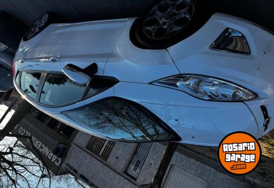 Autos - Ford Fiesta kinetic 2013 Nafta 170000Km - En Venta