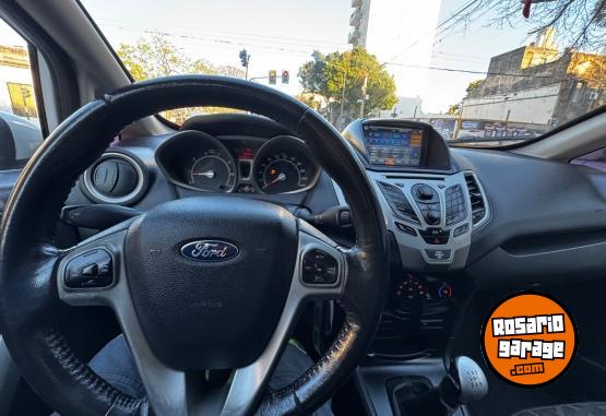 Autos - Ford Fiesta kinetic 2013 Nafta 170000Km - En Venta