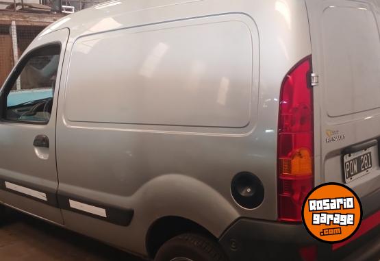 Utilitarios - Renault Kangoo FURGÓN 2016 GNC 79000Km - En Venta