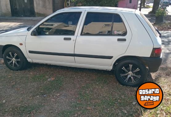 Autos - Renault Clio 1996 Diesel 200000Km - En Venta