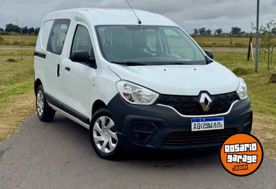 Utilitarios - Renault Kangoo 2023 Diesel 31000Km - En Venta