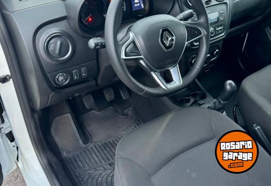 Utilitarios - Renault Kangoo 2023 Diesel 31000Km - En Venta