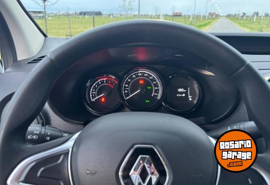 Utilitarios - Renault Kangoo 2023 Diesel 31000Km - En Venta