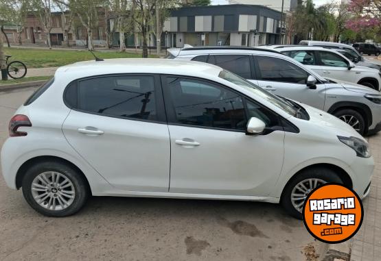 Autos - Peugeot 208 allure 2018 Nafta 119000Km - En Venta