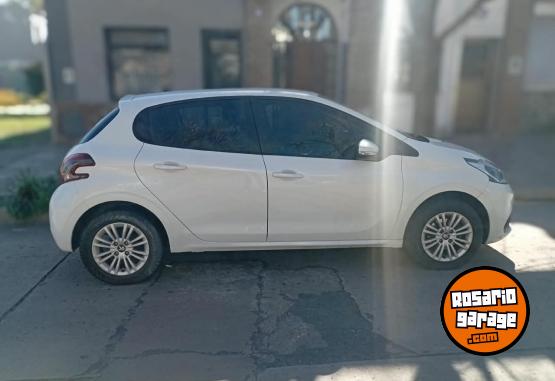 Autos - Peugeot 208 allure 2018 Nafta 119000Km - En Venta